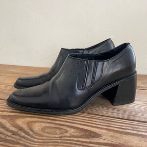 Vintage 90s Bass Absolute black leather Western chunky stacked heel ankle boots